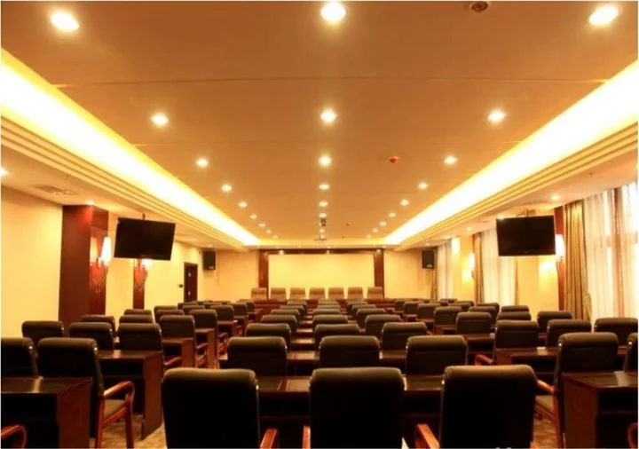 Баодин: Zhuozhou Shuian Huacheng Hotel
