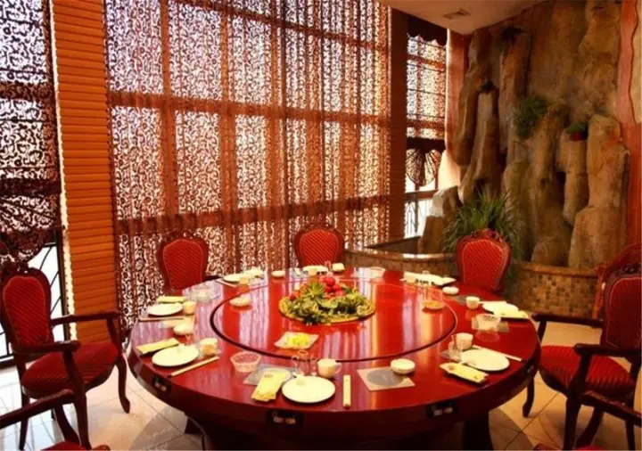 Баодин: Zhuozhou Shuian Huacheng Hotel