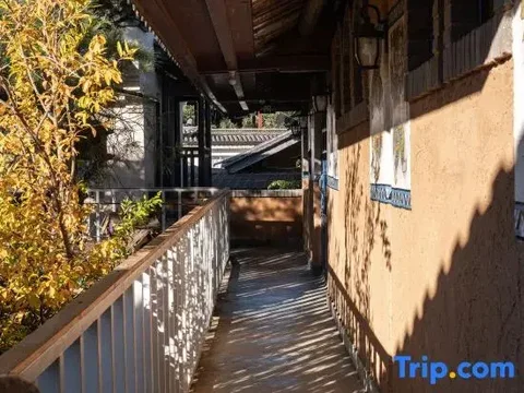Дали: Woluju Inn
