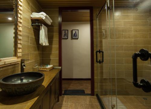 Баланг: Herui Buke Yard Inn