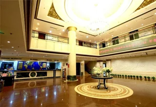 Циньхуандао: 悦华宾馆(北戴河石塘路步行街老虎石店)