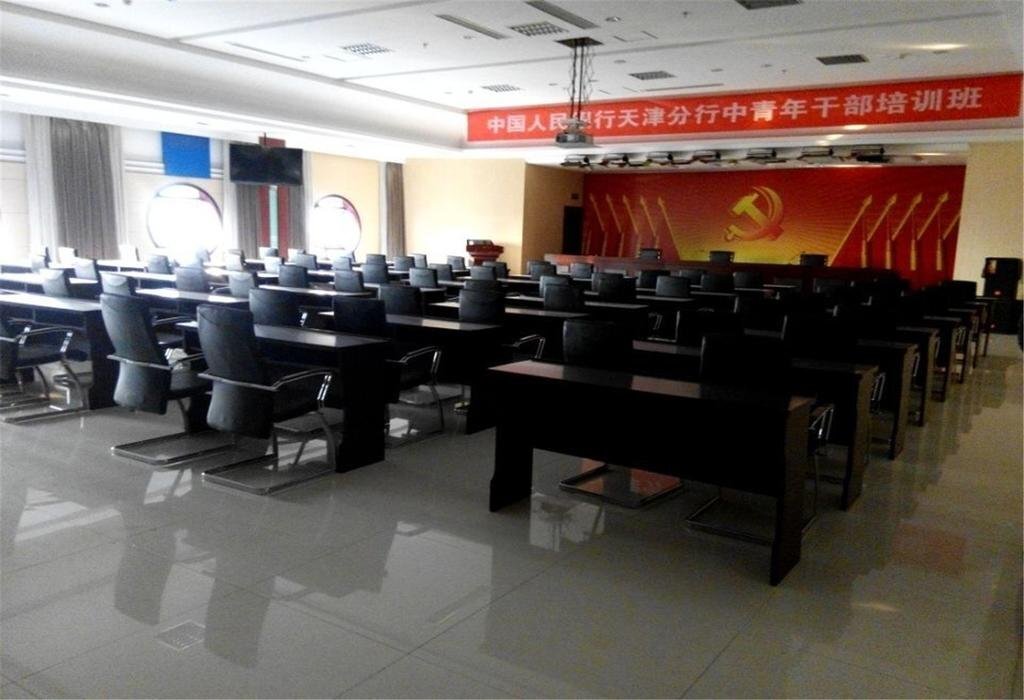 Циньхуандао: 悦华宾馆(北戴河石塘路步行街老虎石店)
