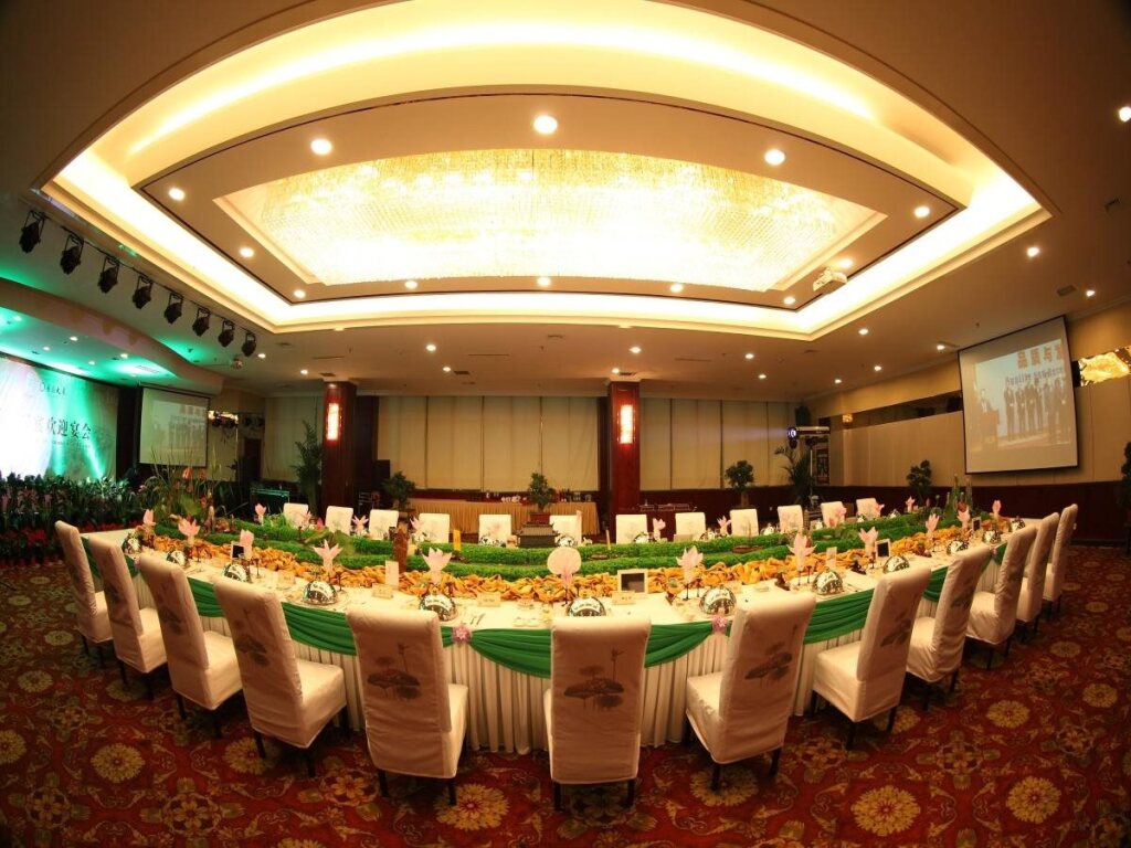 Цзинин: Jining Hongkong Mansion
