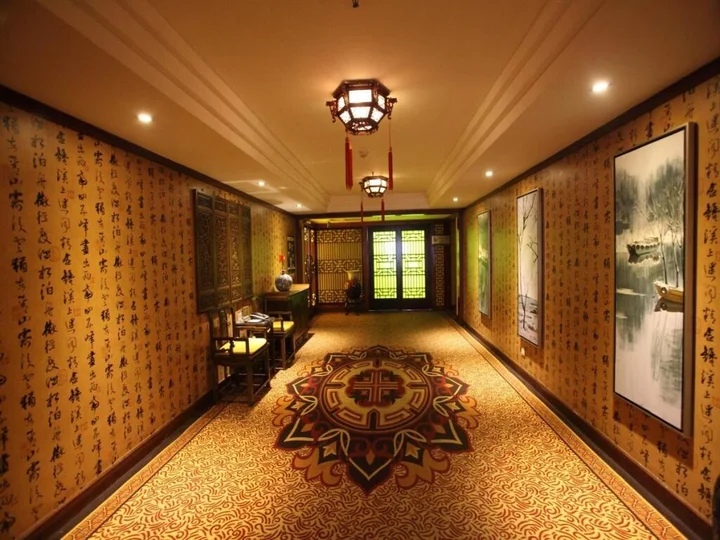 Цзинин: Jining Hongkong Mansion