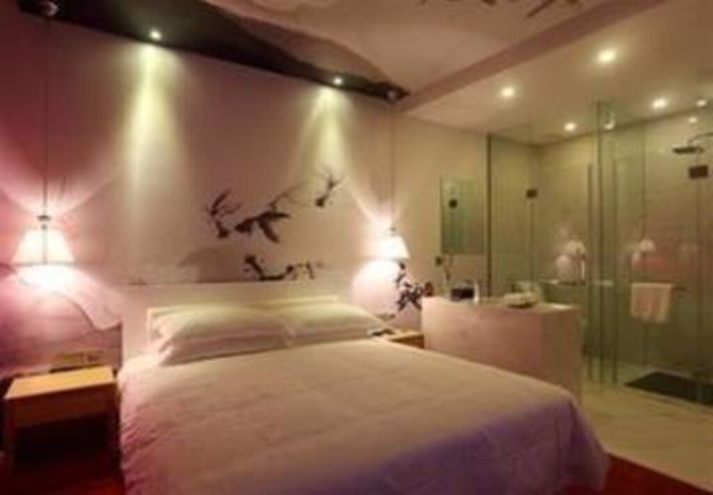 Ханчжоу: Home Inn Plus (Hangzhou West Lake lakeside Wushan Plaza Hefang Street store)