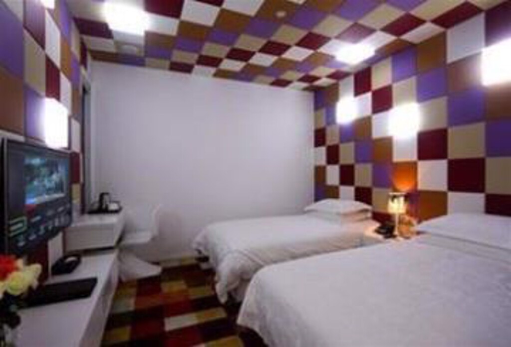 Ханчжоу: Home Inn Plus (Hangzhou West Lake lakeside Wushan Plaza Hefang Street store)