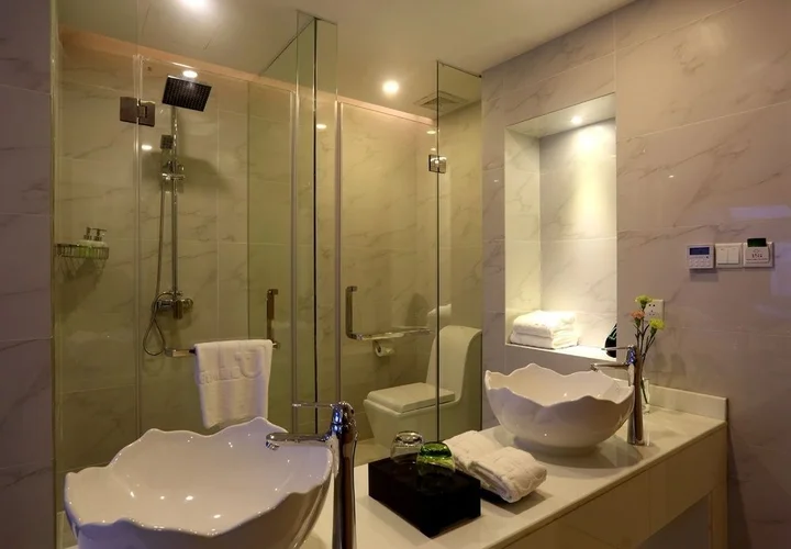 Ханчжоу: Home Inn Plus (Hangzhou West Lake lakeside Wushan Plaza Hefang Street store)