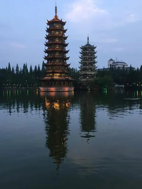 Гуйлинь: Rong Hua Shang Wu Hostel