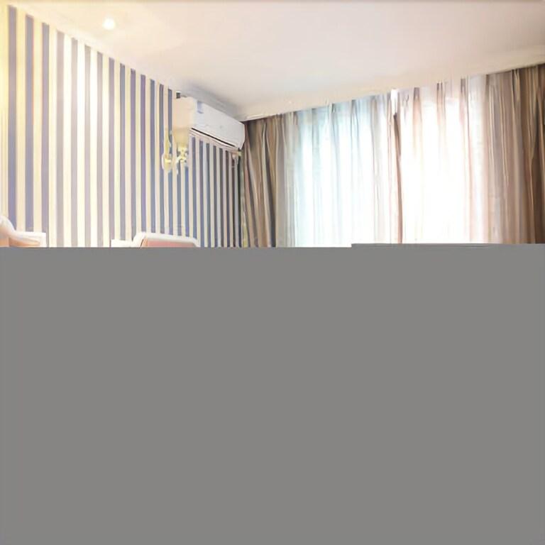 Шанхай: F1 Hotel