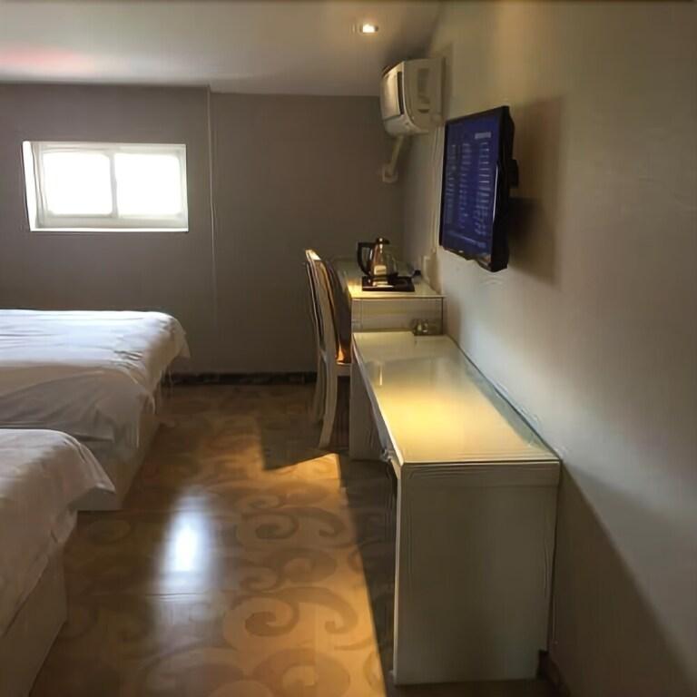 Шанхай: F1 Hotel