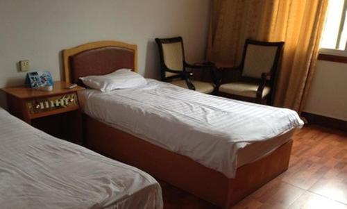 Мокси: Gonggashan Hostel