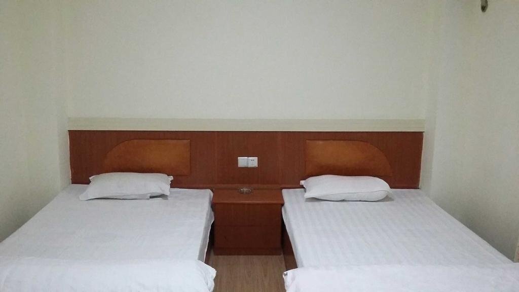 Хуайань: Fenghua Inn