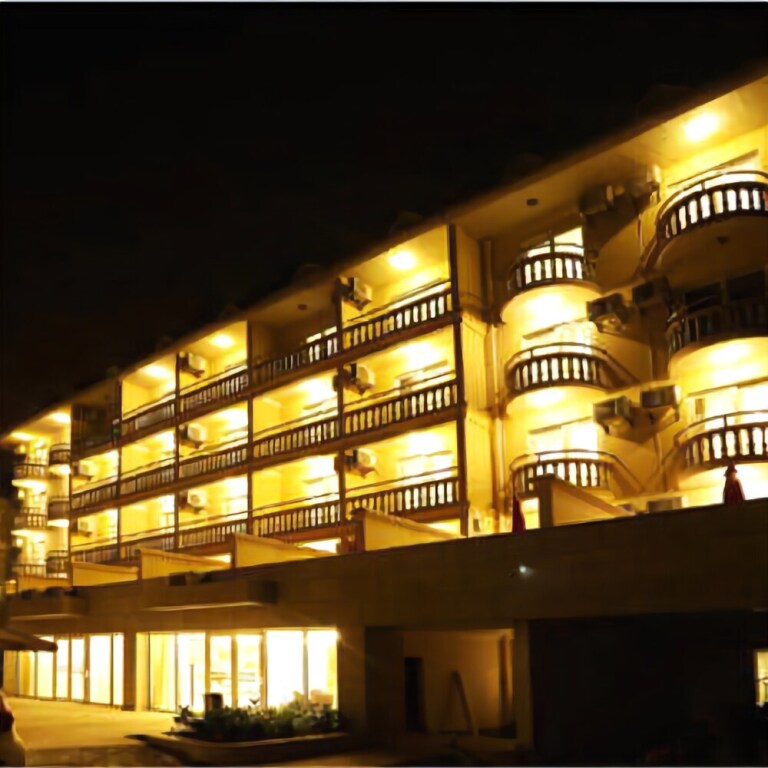 Цзинхун: Yuelanzhuang(Xishuangbanna Gasa International Airport Railway Station)