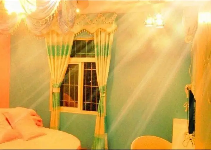 carousel image 0