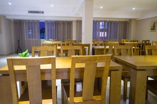 Цзинхун: Creative Holiday Hotel