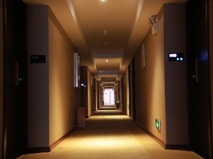 Цзинхун: Creative Holiday Hotel