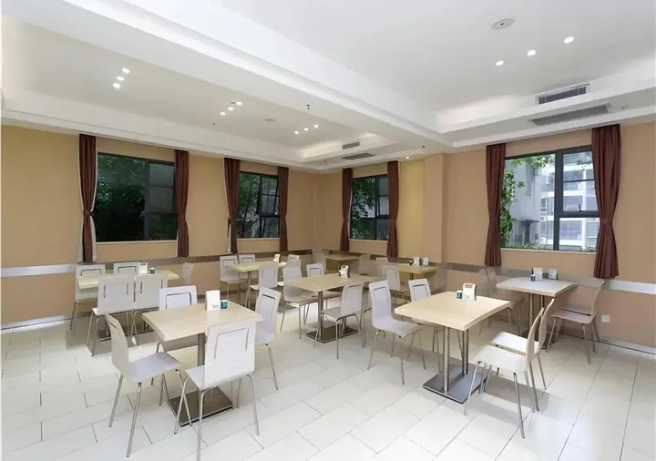 Джиангме: City Comfort Inn Jiangmen Xinhui Xiangshan Park