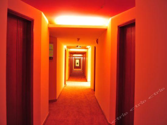 Цзинань: Tiandirenhe Hotel Jinan North Gate of Shandong University