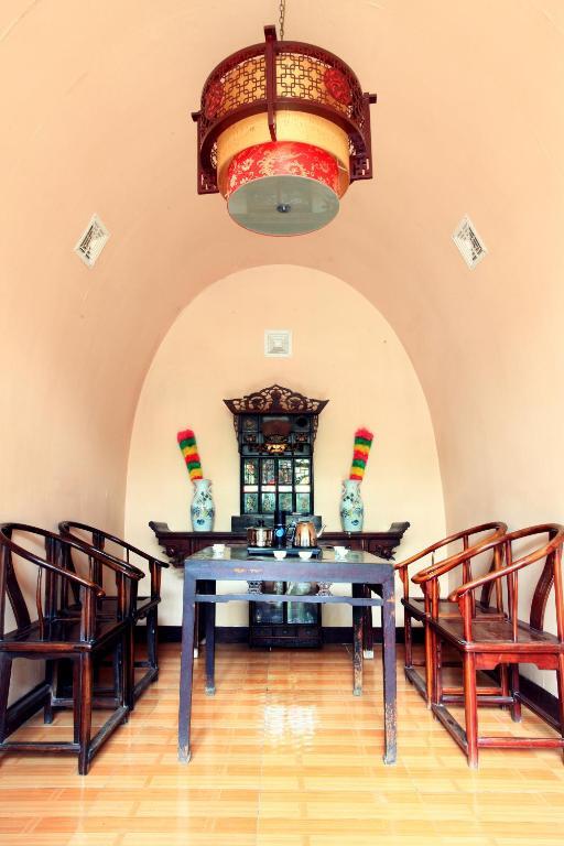 Цзиньчжун: Weidaoyuan Inn
