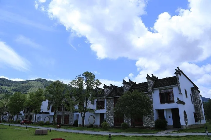 Хуаншань: Taohuatanpan Holiday Hotel