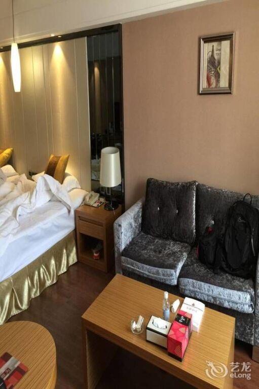 Цзинхун: Xishuangbanna Harbour Side International Hotel