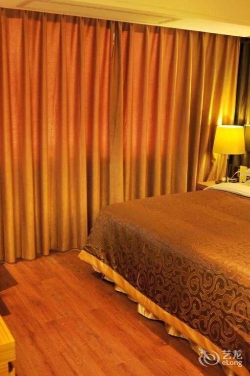 Цзинхун: Xishuangbanna Harbour Side International Hotel