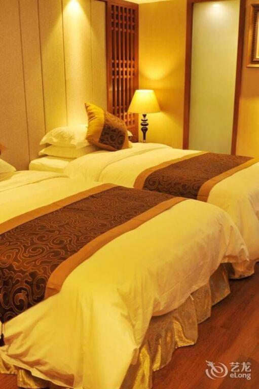 Цзинхун: Xishuangbanna Harbour Side International Hotel