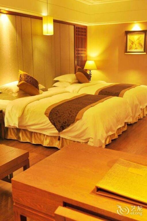 Цзинхун: Xishuangbanna Harbour Side International Hotel