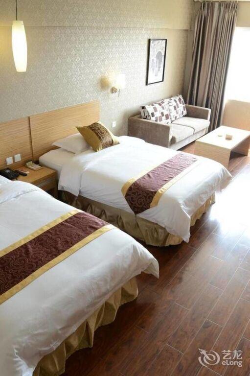Цзинхун: Xishuangbanna Harbour Side International Hotel