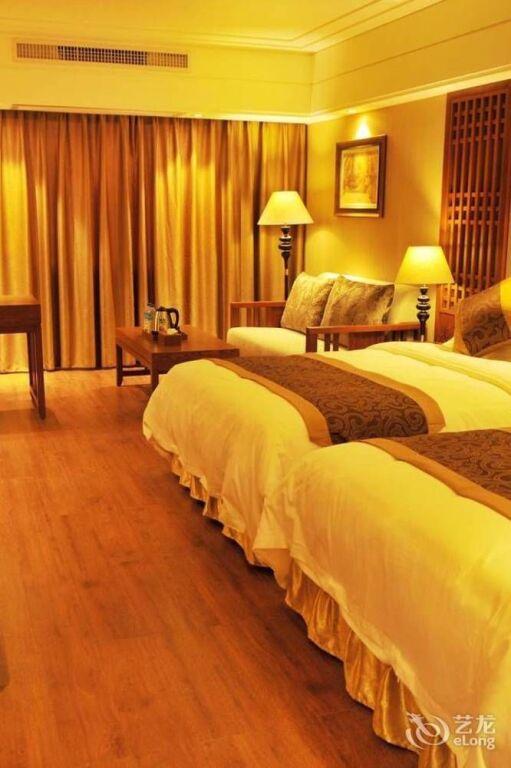 Цзинхун: Xishuangbanna Harbour Side International Hotel