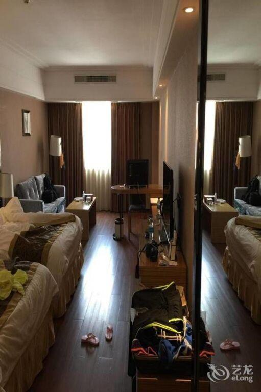Цзинхун: Xishuangbanna Harbour Side International Hotel