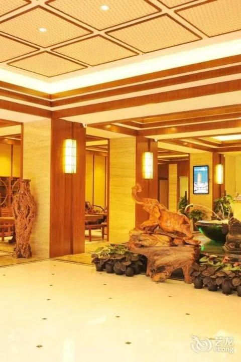 Цзинхун: Xishuangbanna Harbour Side International Hotel
