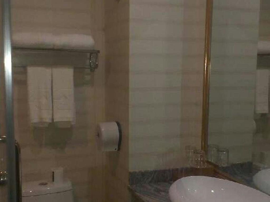 Фанчэнган: Dongxing Dequan Hotel