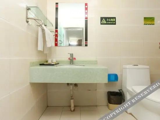Ляньюньган: Yuzhengtai Hotel