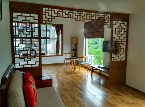 Гуйлинь: The Moon Flower Hotel