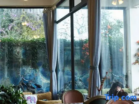 Дали: Dali Water's Edge Resort