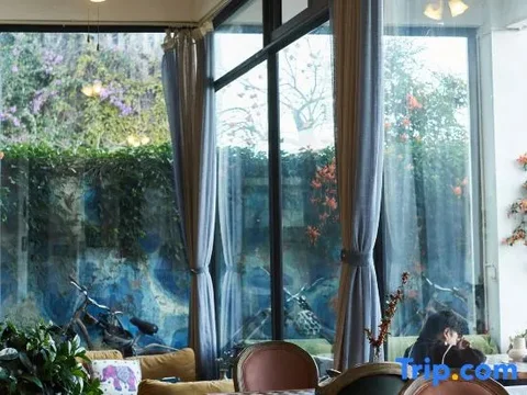 Дали: Dali Water's Edge Resort