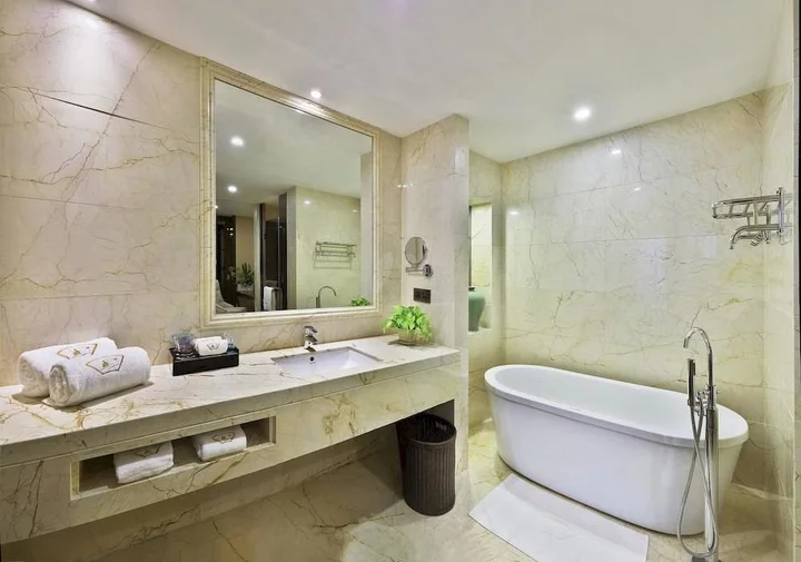 Шаогуань: Huacheng International Hotel