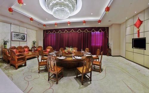 Шаогуань: Huacheng International Hotel