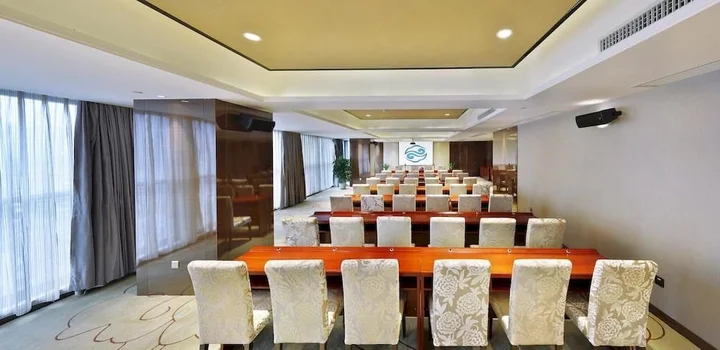 Шаогуань: Huacheng International Hotel