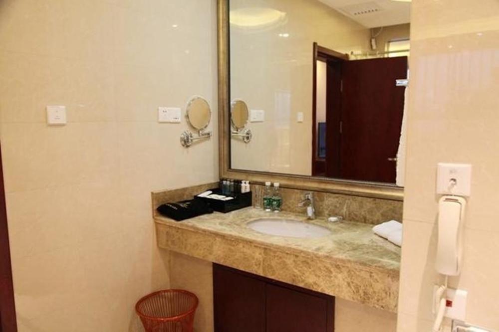 Шицзячжуан: Shijiazhuang Shen Zhou 7 Star Hotel