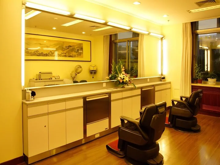 Шэньян: Liaoning Trade Union Mansion