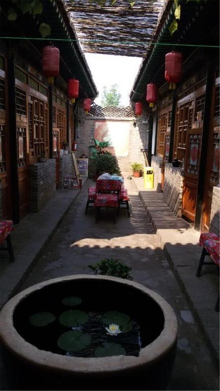 Цзиньчжун: Pingyao Changshengjiu Inn