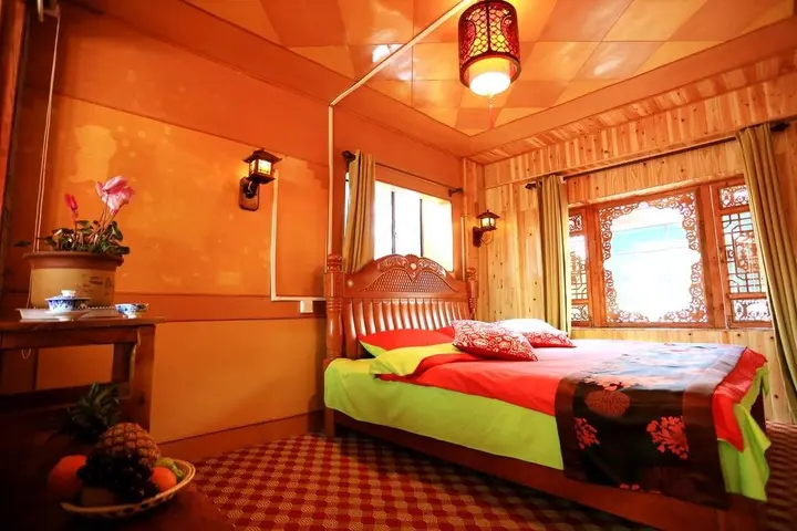 Лицзян: Lijiang Shiwai Taoyuan Inn