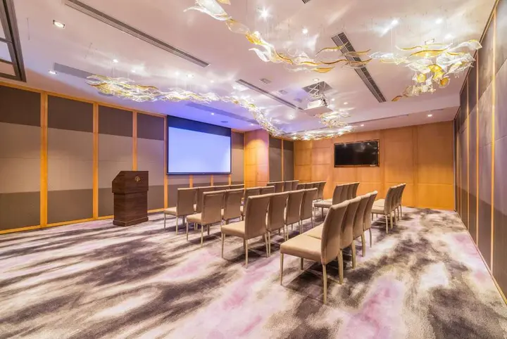 Гонконг: Kowloon Harbourfront Hotel