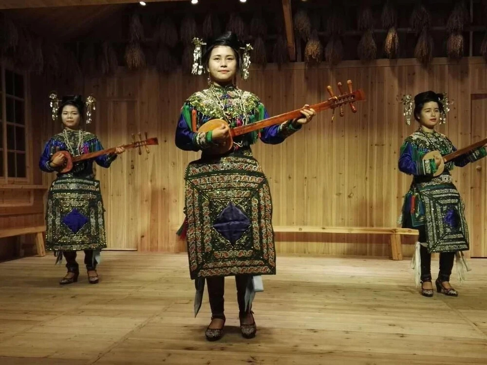 Чжаосин: Zhaoxing Ruyuan Family Inn