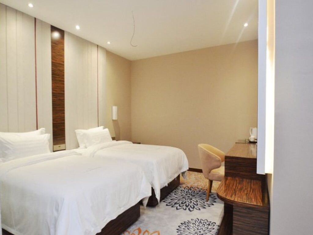 Нанкин: Lavande Hotel Nanjin Shuiximen Mochou Lake Garden