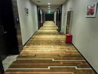 Нанкин: Lavande Hotel Nanjin Shuiximen Mochou Lake Garden