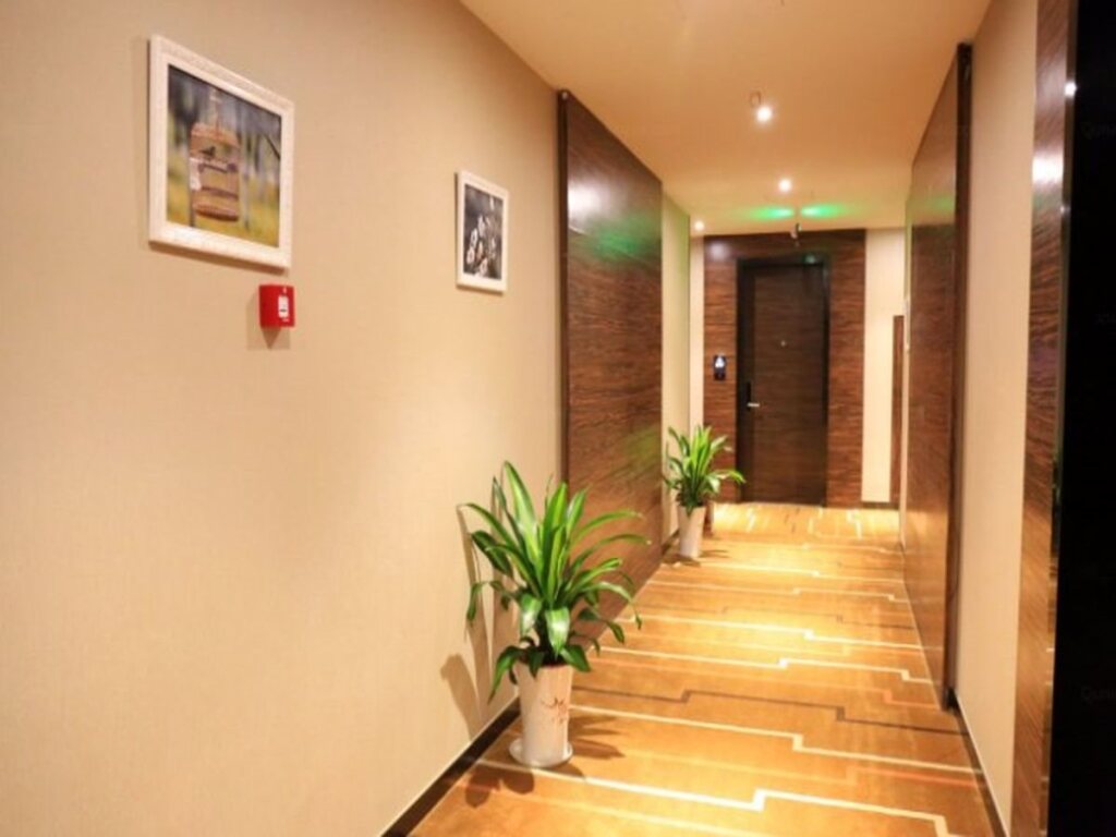 Lavande Hotel Nanjin Shuiximen Mochou Lake Garden — фото 1
