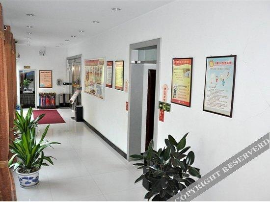 Чжэнчжоу: Dengfeng Yibaiyuan Hotel